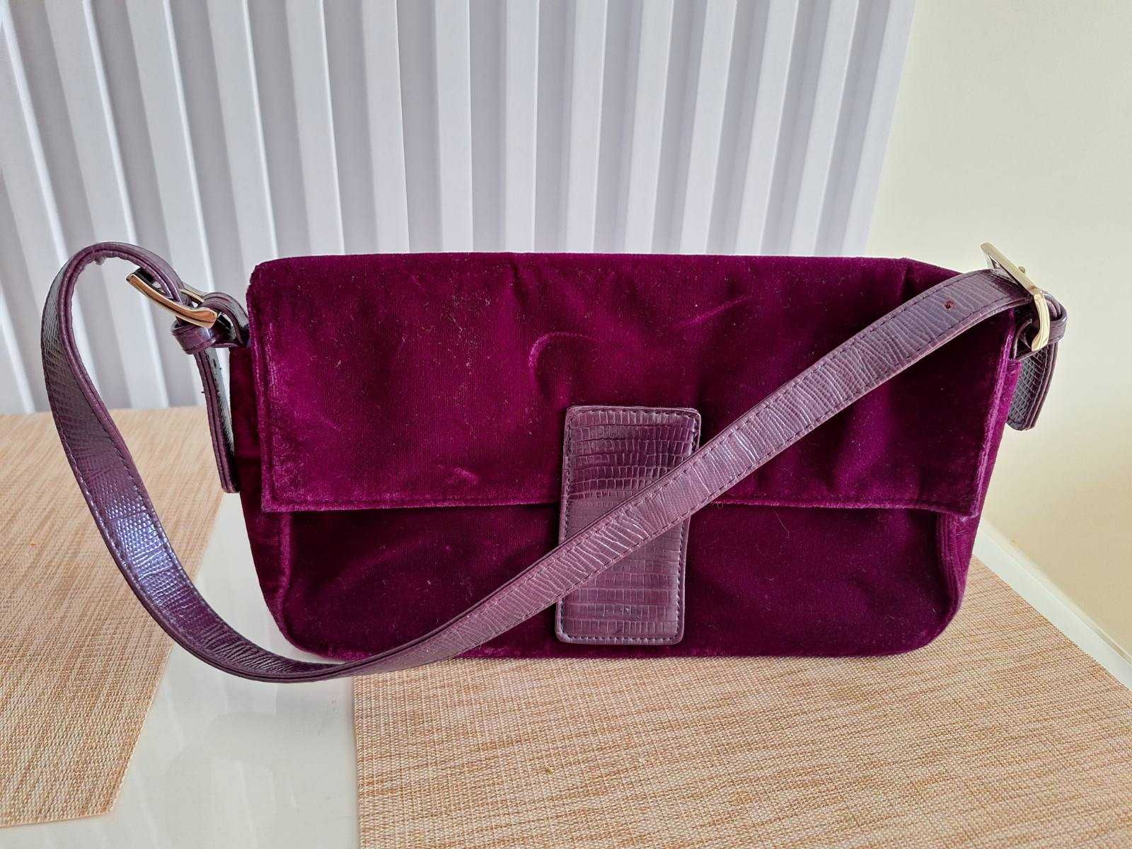 Дамска чанта - лилав цвят