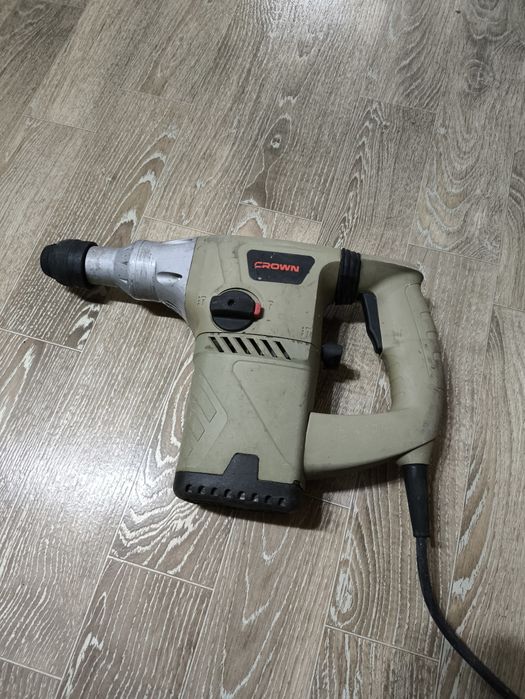 Электроинструмент. Перфоратор Crown .