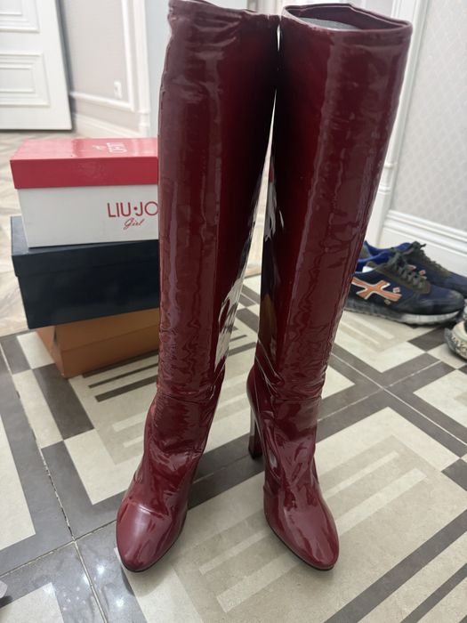 Продам сапоги новые от jimmy choo
