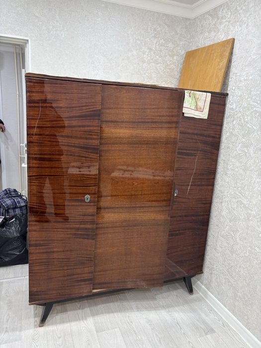 Шифонер + шкафчик в подарок