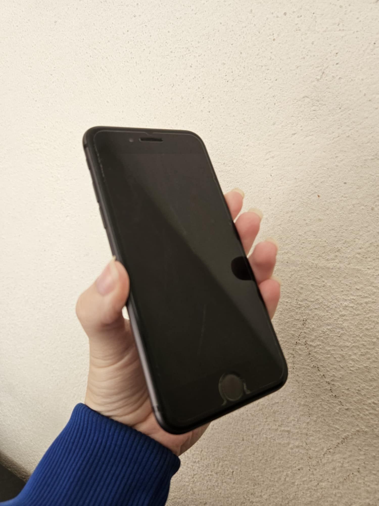 Iphone 8 64 GB + слушалки