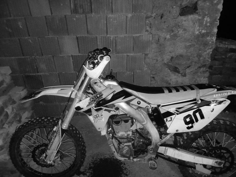 Vând cross Suzuki rmz 250 4 t 2800