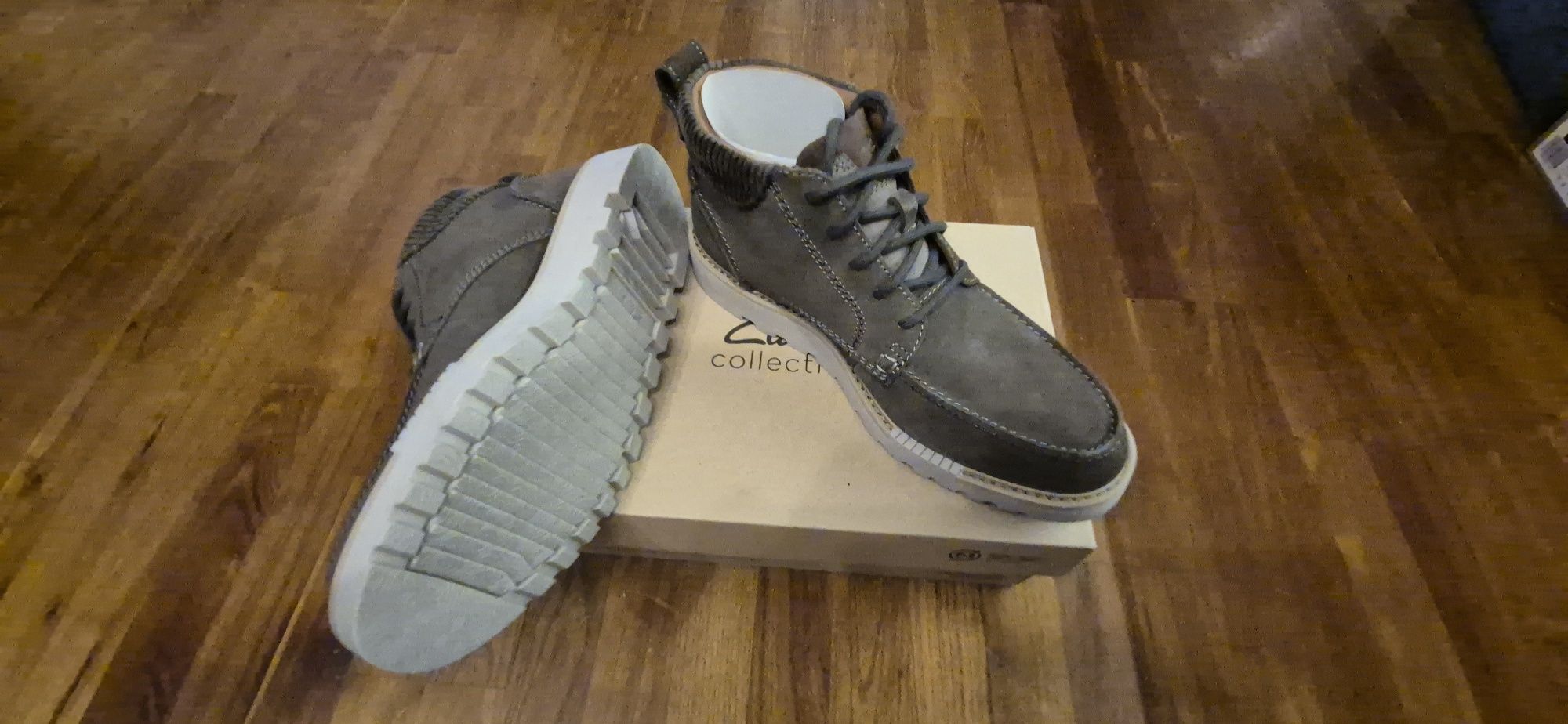 Обувки Clarks Barnes Mid Dark Grey suede