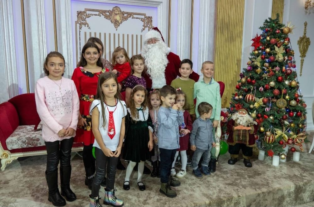 Mos Craciun de închiriat