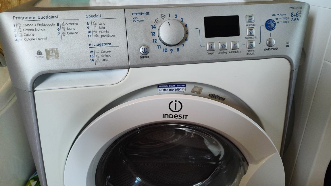 Mașină de spălat cu uscător