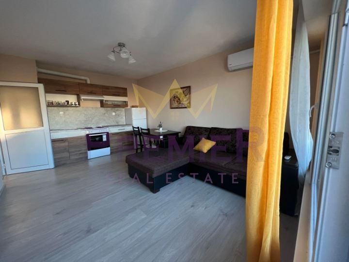 Продава се Двустаен апартамент в Варна, Владислав Варненчик - 50 кв.м за 1976 €/кв.м - Снимка #4