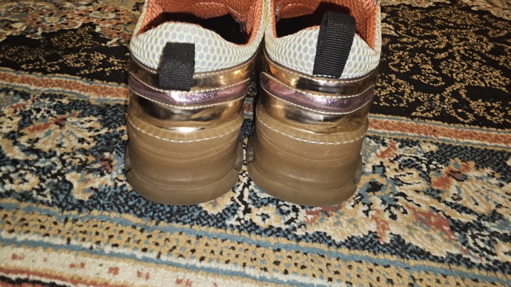 Adidași Gucci 38