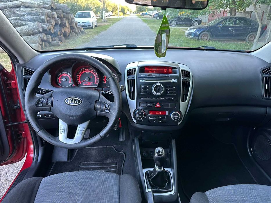 vand kia ceed 2012