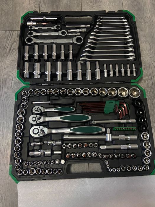 Набор инструментов автомобильный