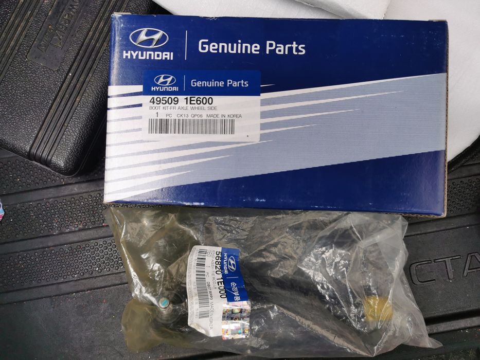 Vând piese originale de Hyundai Accent model 2007