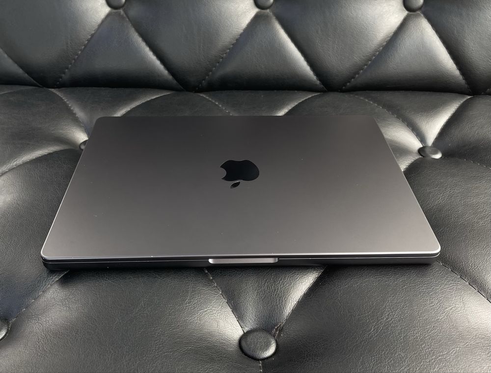 Apple MacBook Pro M3 Pro 14-inch 2023  года в хорошем состояние