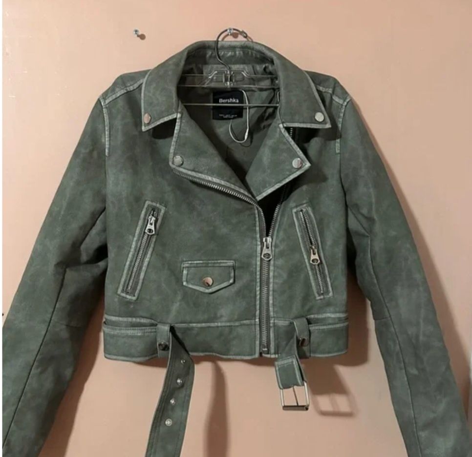 Кожено яке на Bershka размер XS