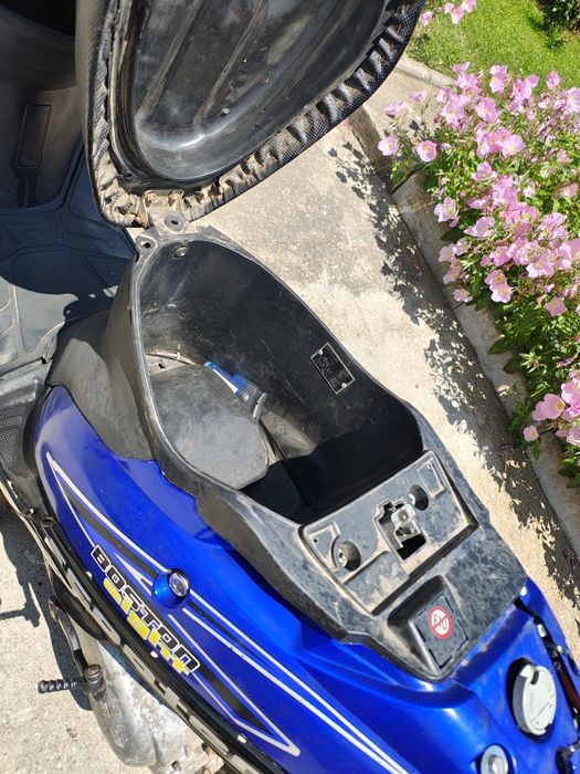 Scuter Boston eight 49cc 4t albastru