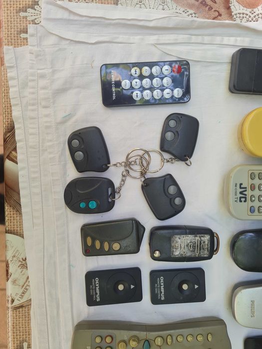 38 бр. дистанционни за продажба от колекцията ми