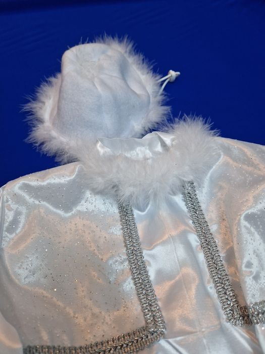 Costum serbare fulg de nea