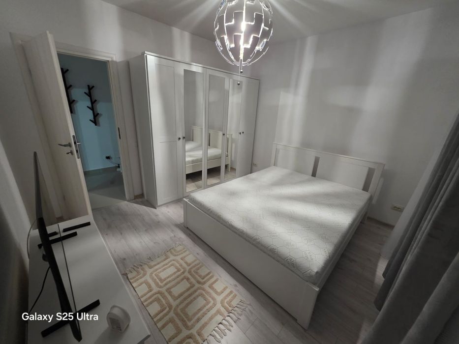 Inchiriez Apartament Militari Resindent .