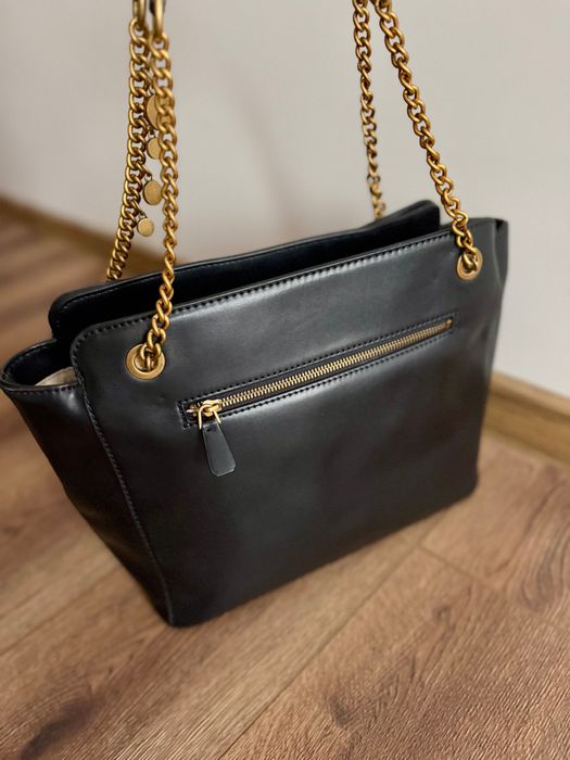 Чанта черна Guess