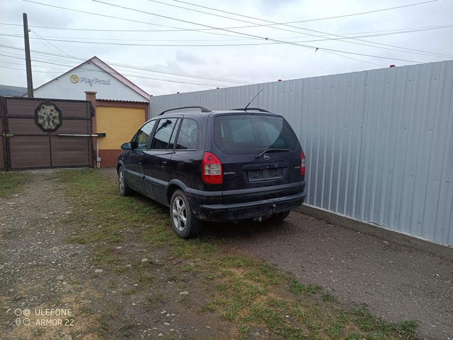 Vand Opel Zafira, motor de 2 l. diesel, din  2002