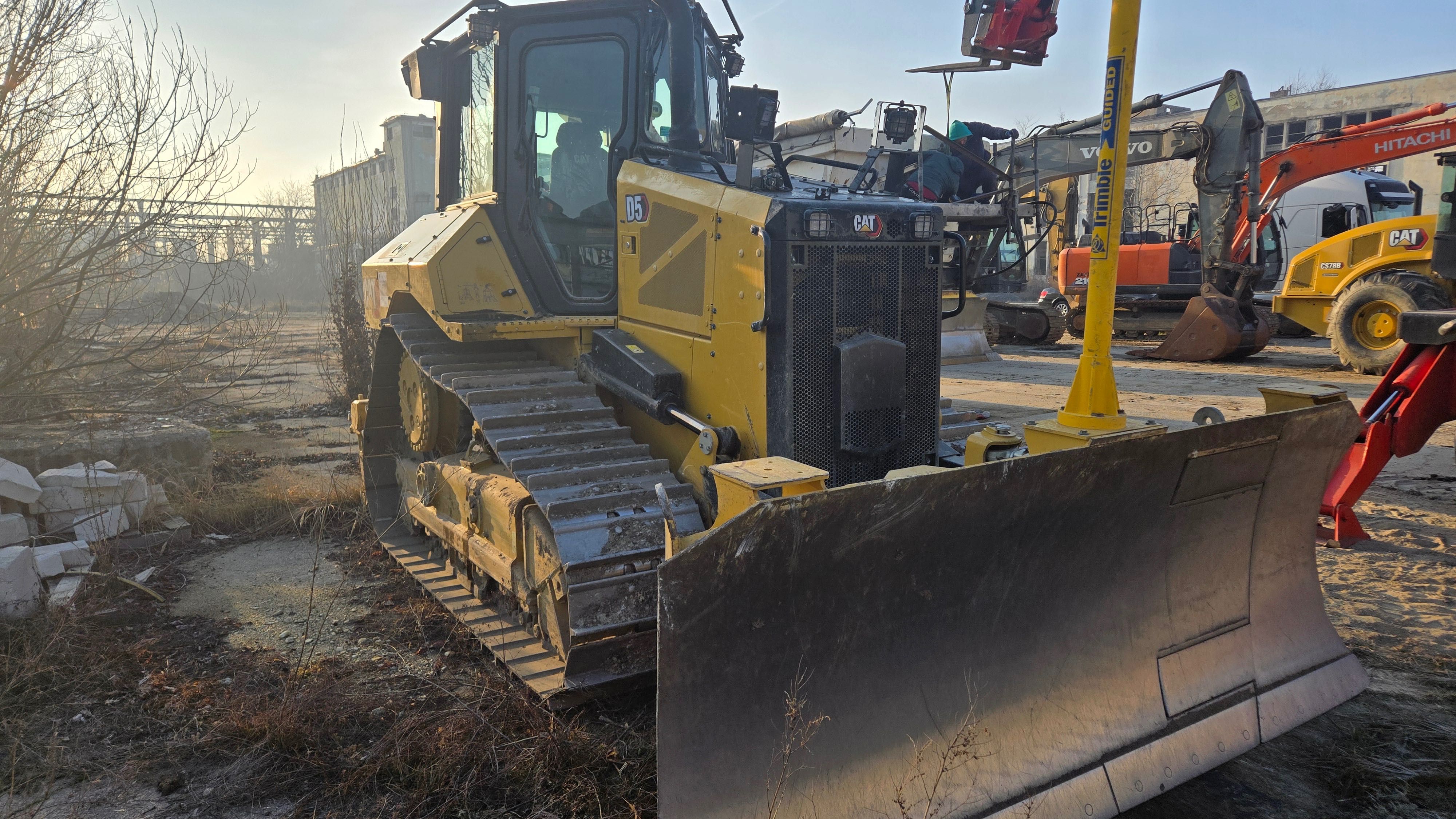 Închiriere și Operare BULDOZER CATD5/ Buldoexcavator CAT428F2/ Manitou