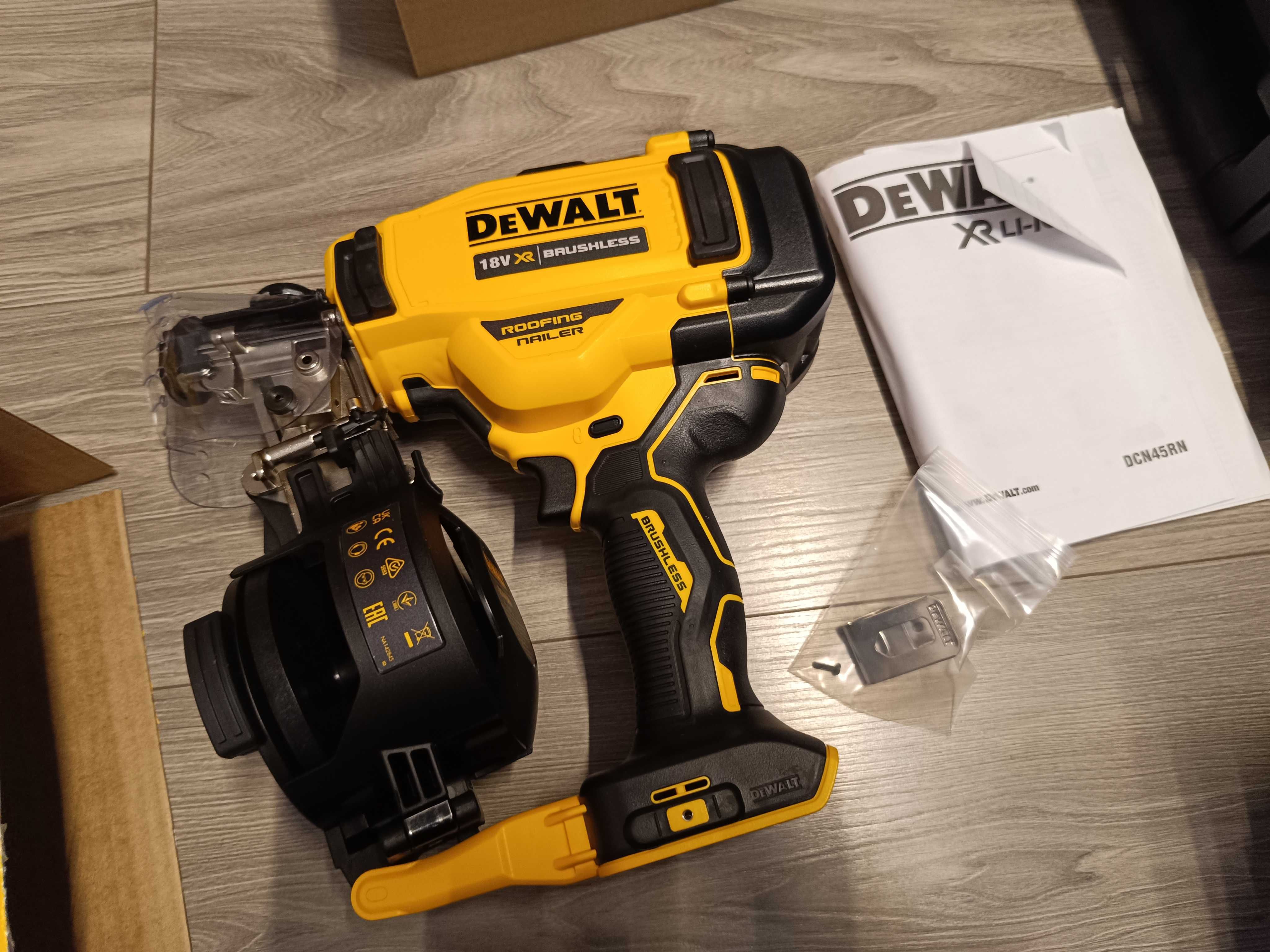 Pistol de cuie Dewalt DCN45RN