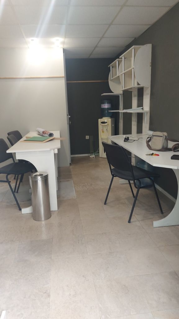 Дава се под наем Офис в Варна, Бриз - 18 кв.м за 382.5 € - Снимка #1