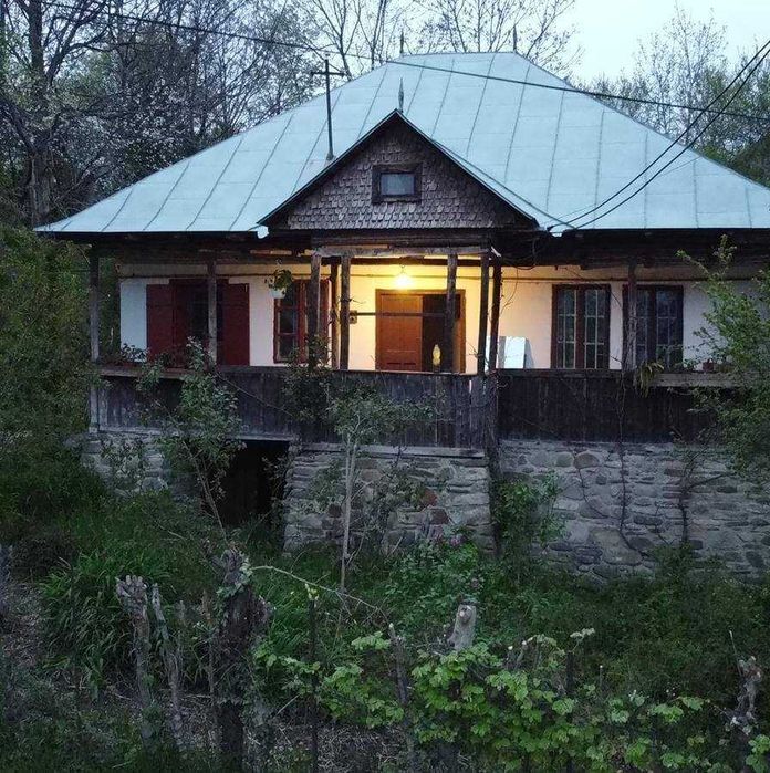 Casă de patrimoniu restaurată cu suflet - Vălenii de Munte (central)
