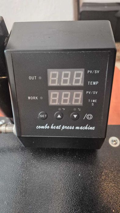 Presă termică multifuncţională pentru tricouri, căni şi şepci