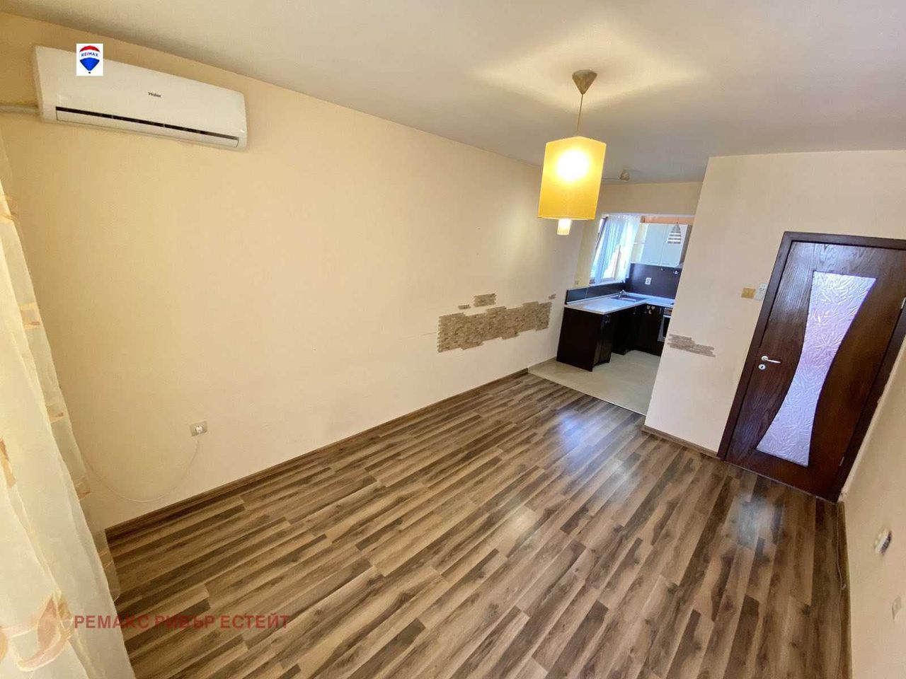 Продава се Тристаен апартамент в Русе, Възраждане - 77 кв.м за 1428 €/кв.м - Снимка #3