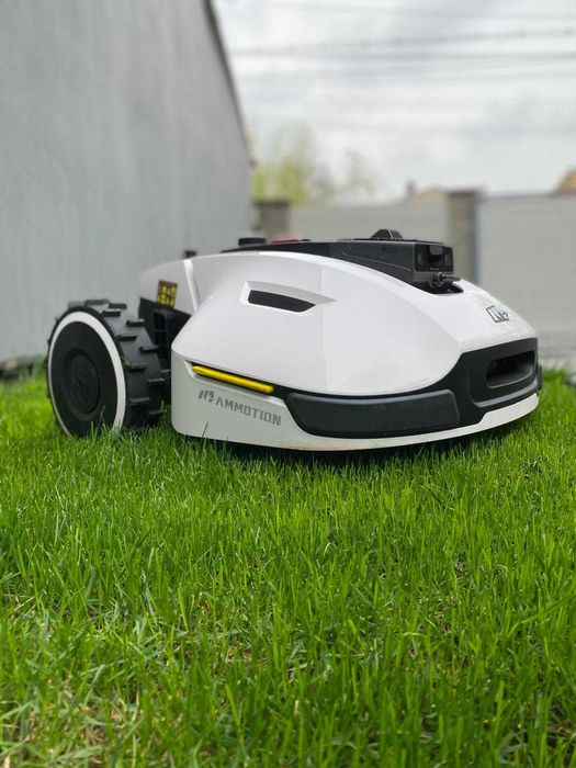 Robotu de tuns gazonul Yuka 3000 Mammotion cu garantie pana in 2028