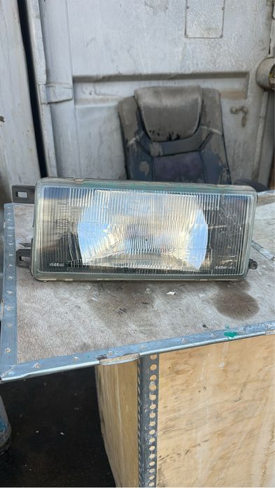 Левая фара на Nissan Prairie joy pm11