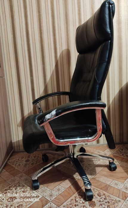 Ортопедическое кресло - офисная мебель