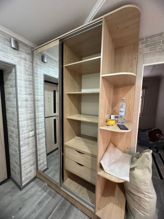 Продается встроенный мебель прихожая и для кухни