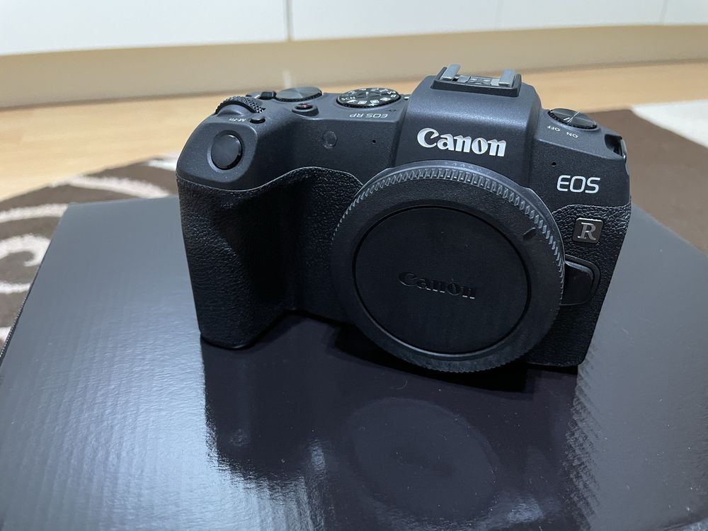 Canon EOS RP impecabil