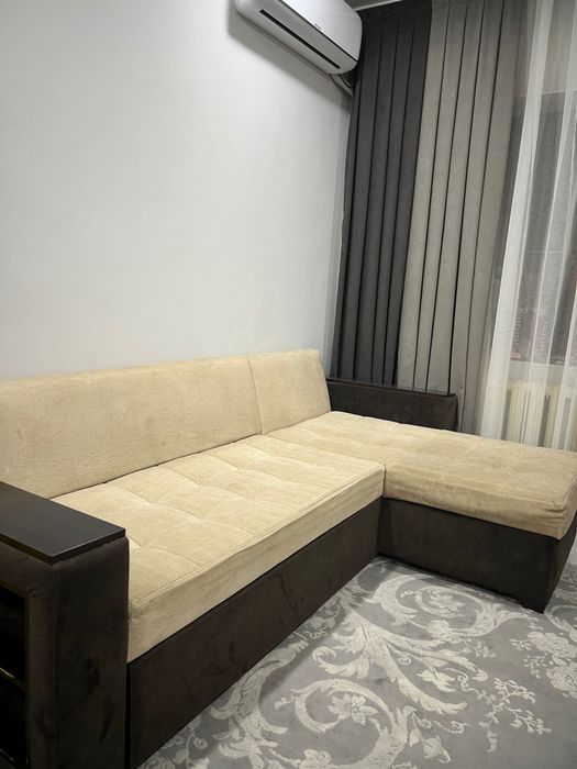 Продаю свой б/у угловой диван в хорошем состоянии.