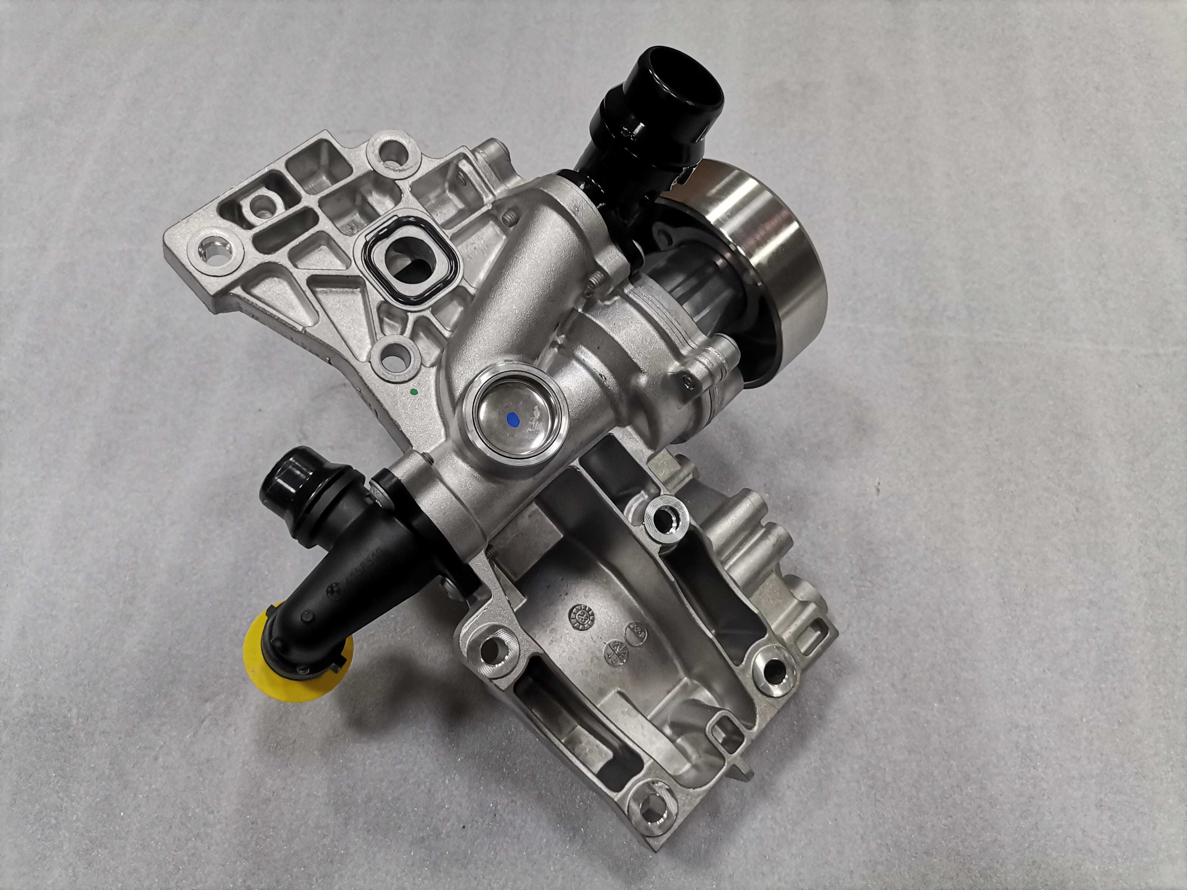 Нова Водна Помпа BMW G30 G31 G32 G01 G02 / B48 - 8658682
