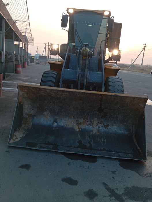 Услуга погрузчик 2 куб