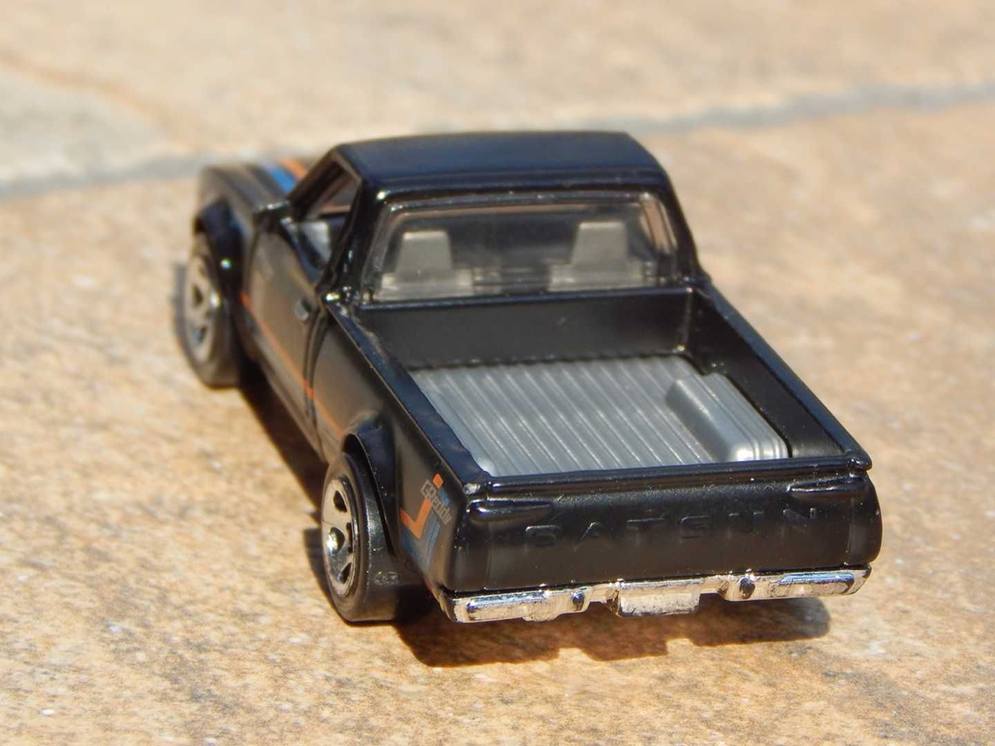 Macheta camioneta pickup Datsun 620 GReddy Hot Wheels sc 1:64