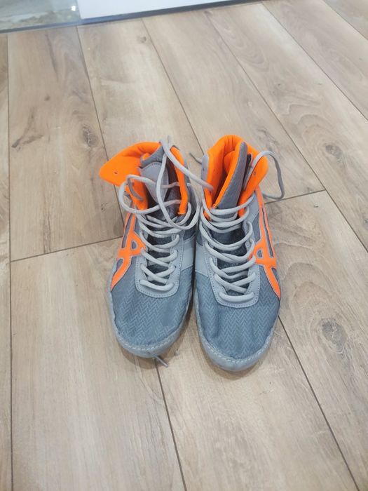 Продам новые для борьбы обувь