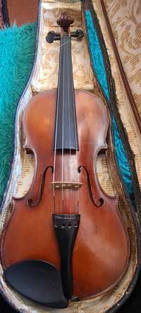 Цигулка стара запазена