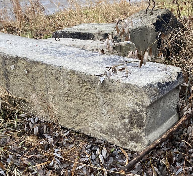 Блоки бетонные .