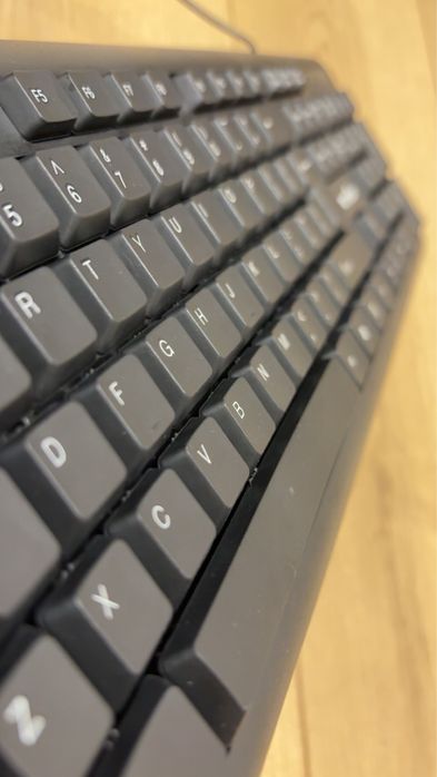 Tastatura cu fir
