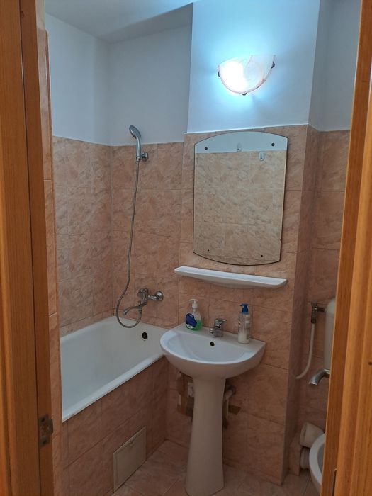 Vând apartament 3 camere zona Dărmănești