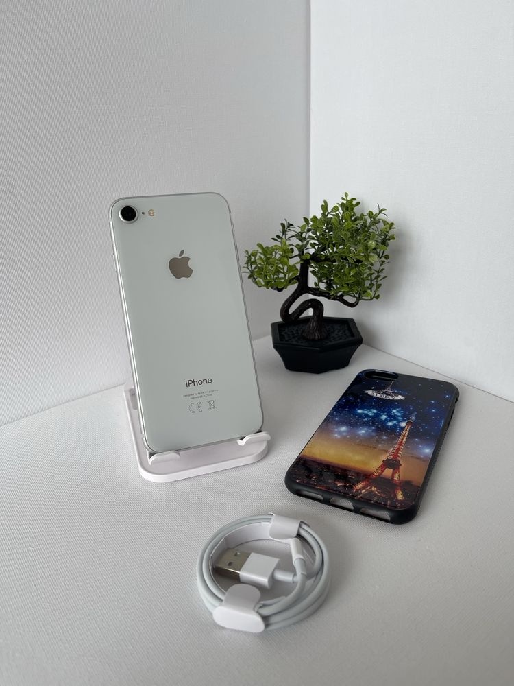 iPhone 8 Alb 64 Gb 88% Bateria.