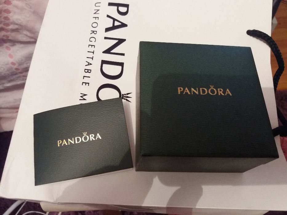 Cutie PANDORA pentru bratara culoare verde nou