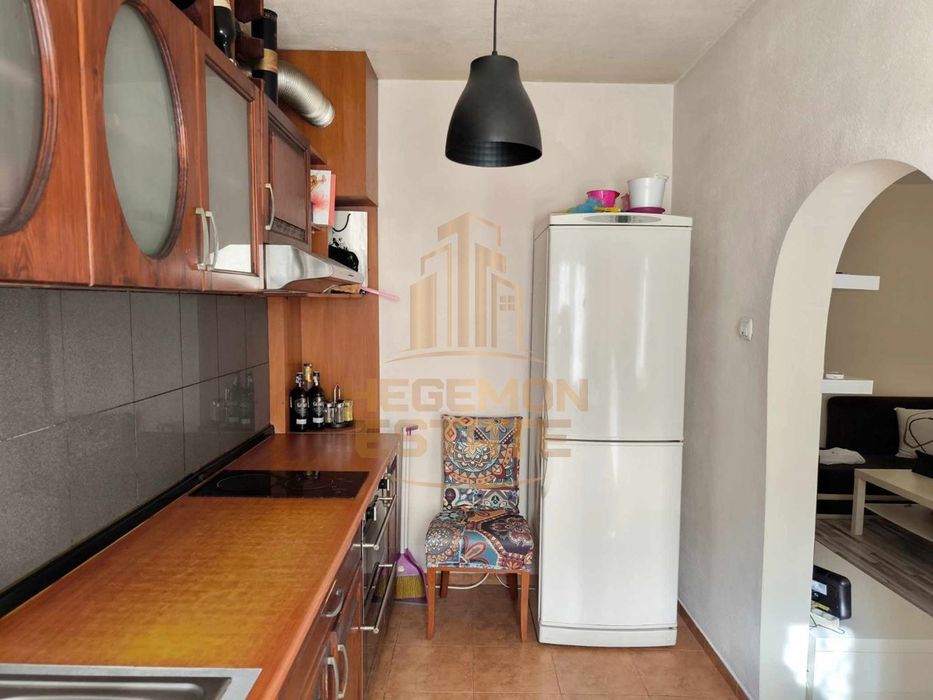 Продава се Тристаен апартамент в Варна, Централна поща - 92 кв.м за 2392 €/кв.м - Снимка #2