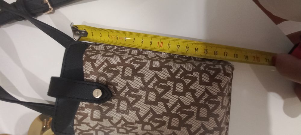 Geanta DKNY crossbody pentru telefon