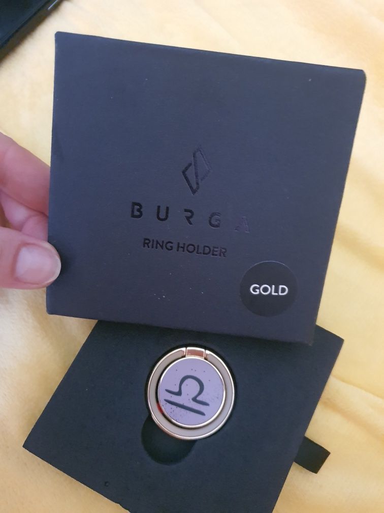 Ring holder gold burga