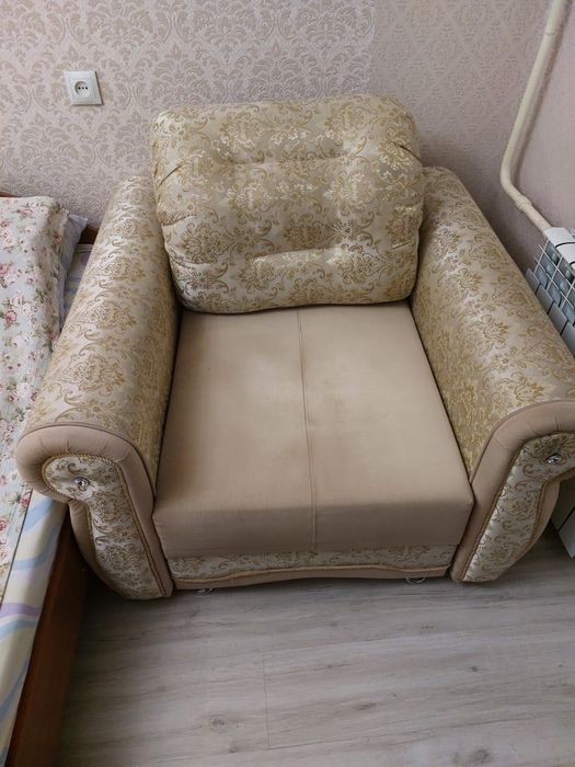 Кресло раздвижное б/у