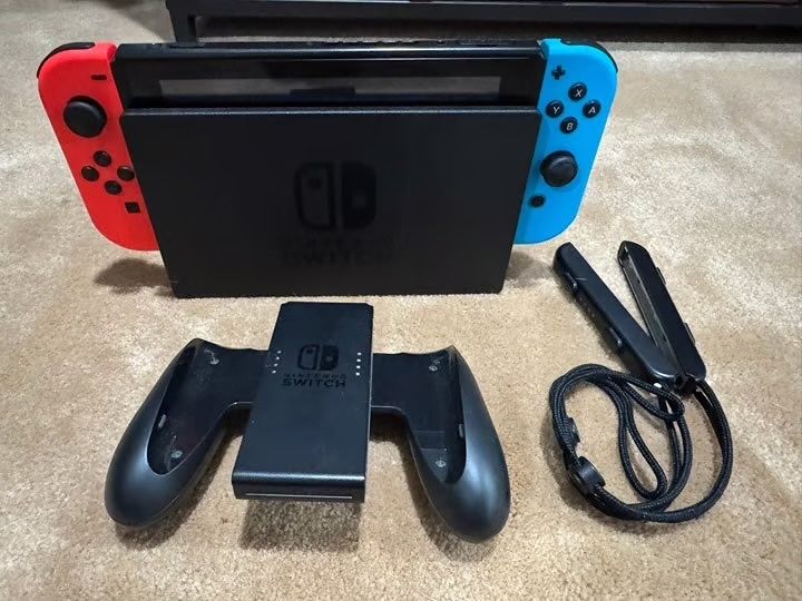 Nintendo Switch + Mario Odyssey Калъф