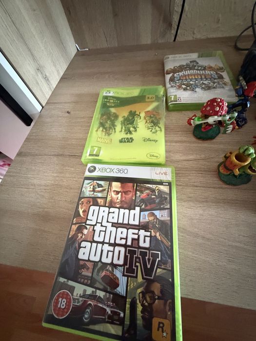 Xbox 360 s Бартер  9 игри + 5 вградени 12 фигурки портал GTA 5 forza